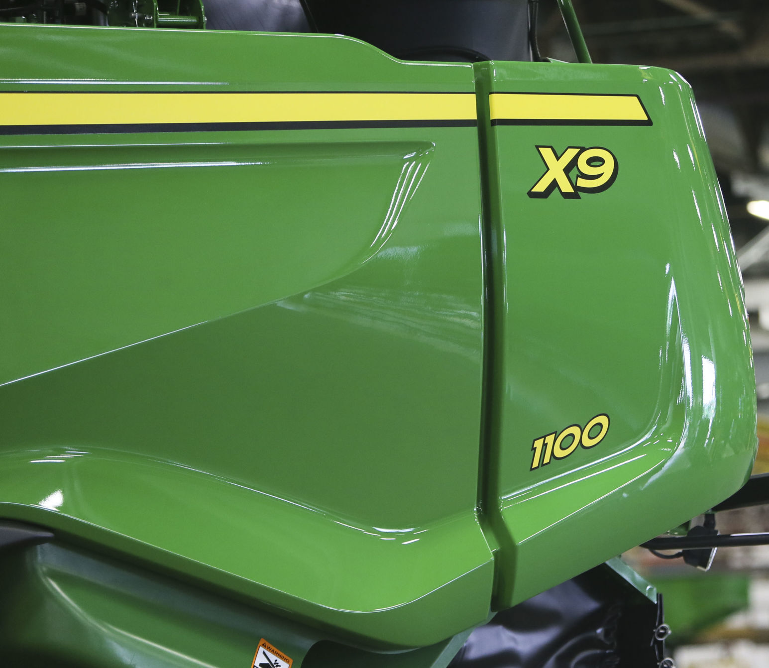061121-QC-biz-X9-5.JPG
